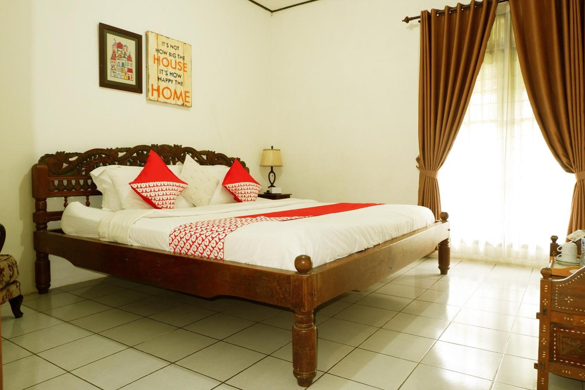 Cemara'S Homestay Batu  Buitenkant foto