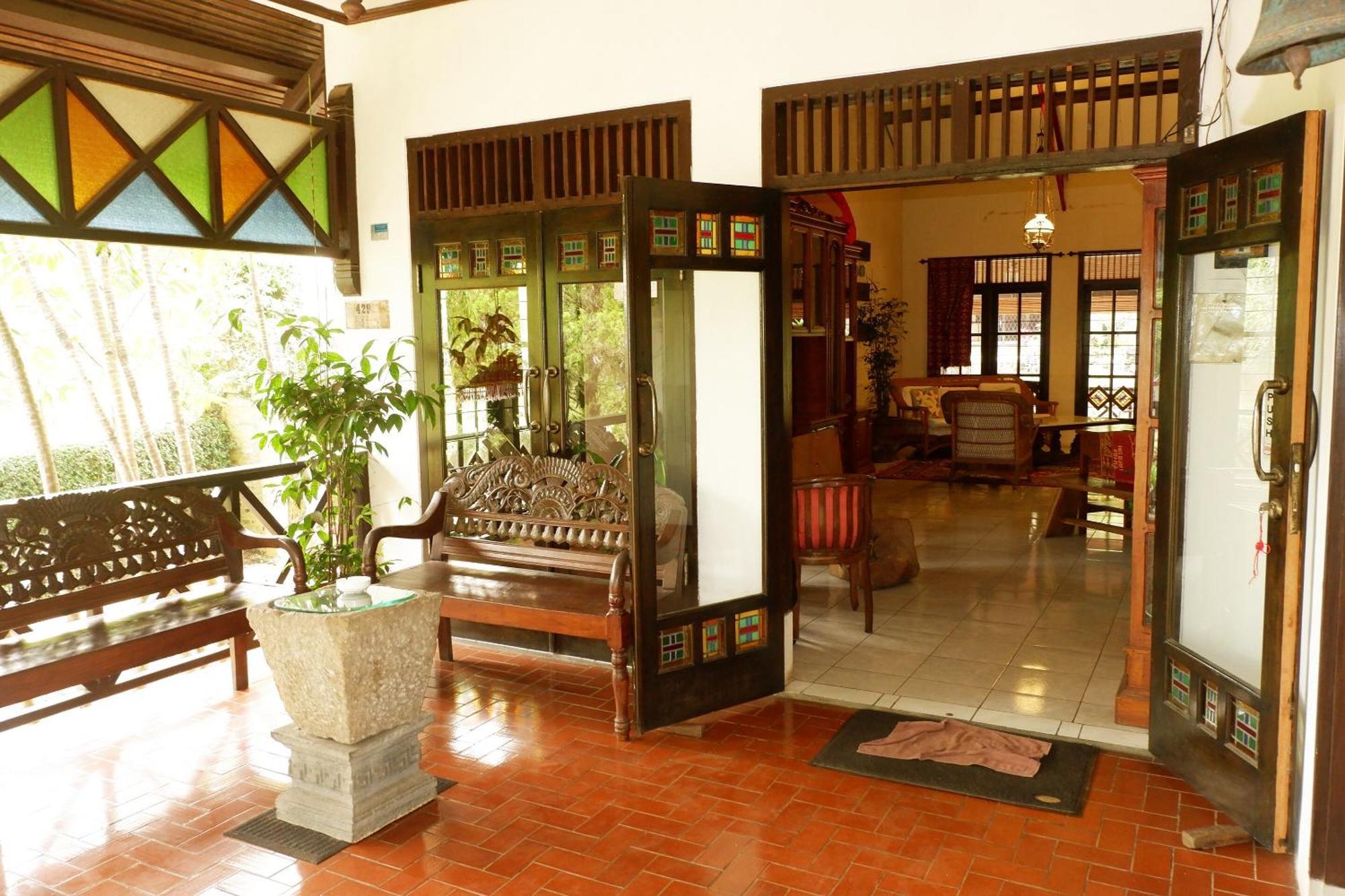 Cemara'S Homestay Batu  Buitenkant foto