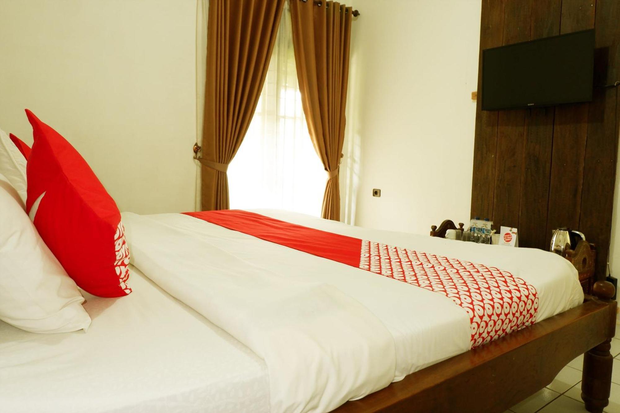 Cemara'S Homestay Batu  Buitenkant foto