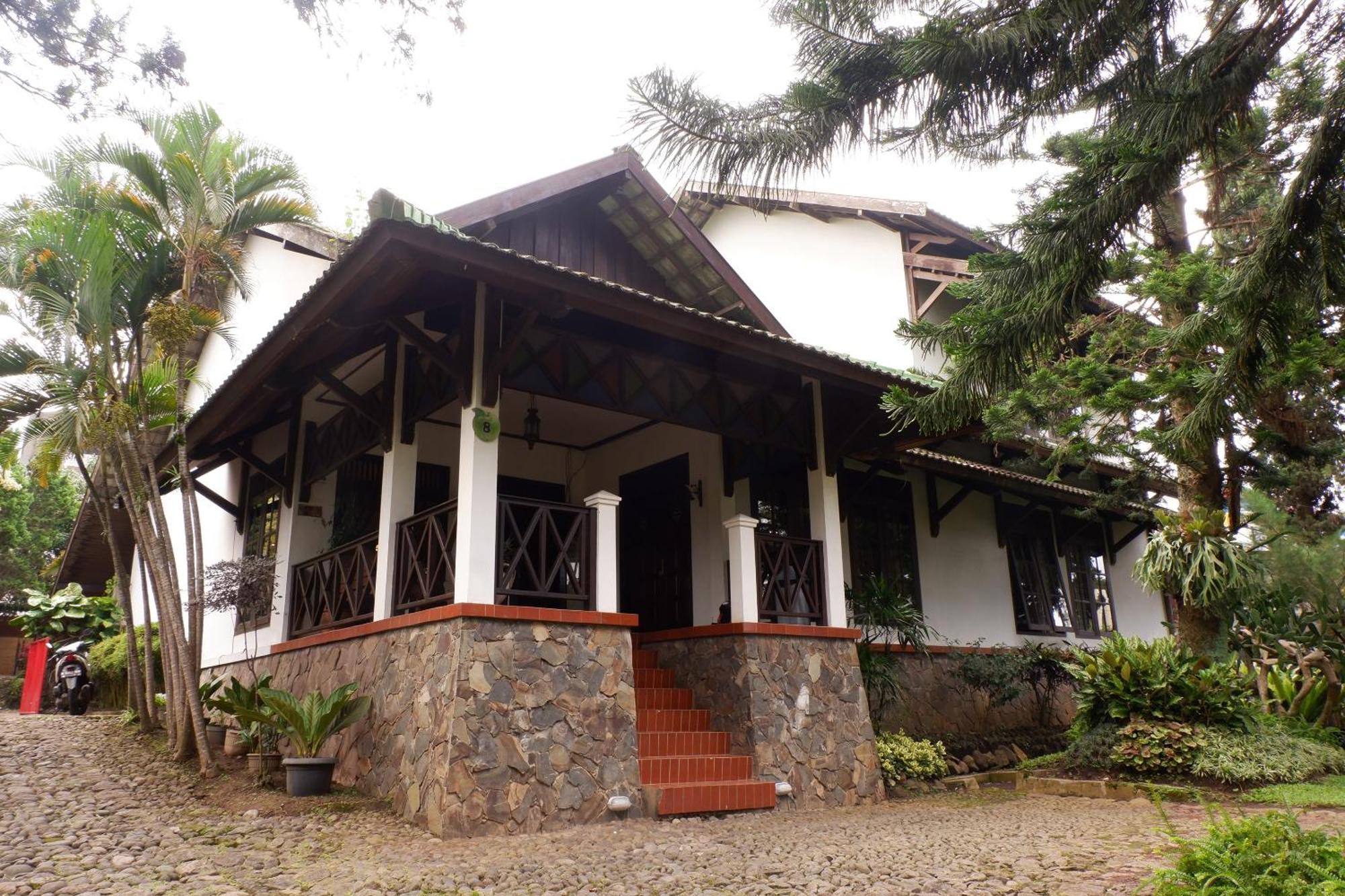Cemara'S Homestay Batu  Buitenkant foto