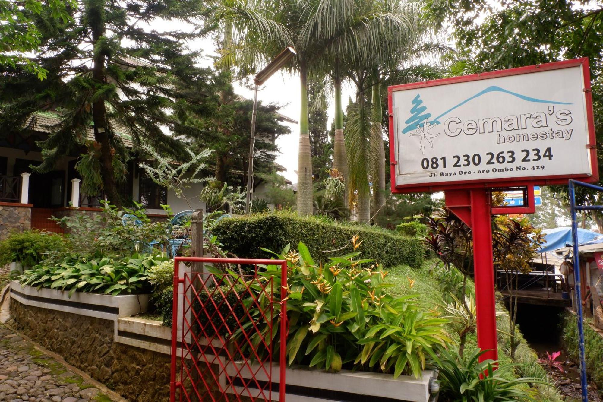 Cemara'S Homestay Batu  Buitenkant foto